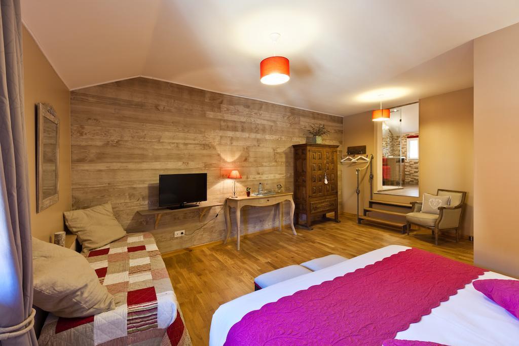 Clos De La Gourmandière Saint-Lothain Habitación foto